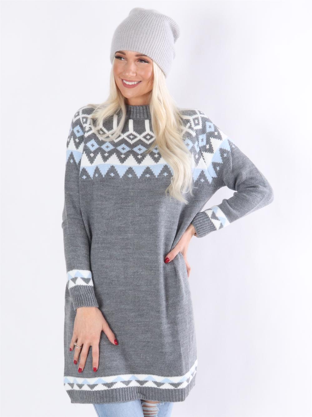 Rina - Strikkjole med flerfarvet mønster